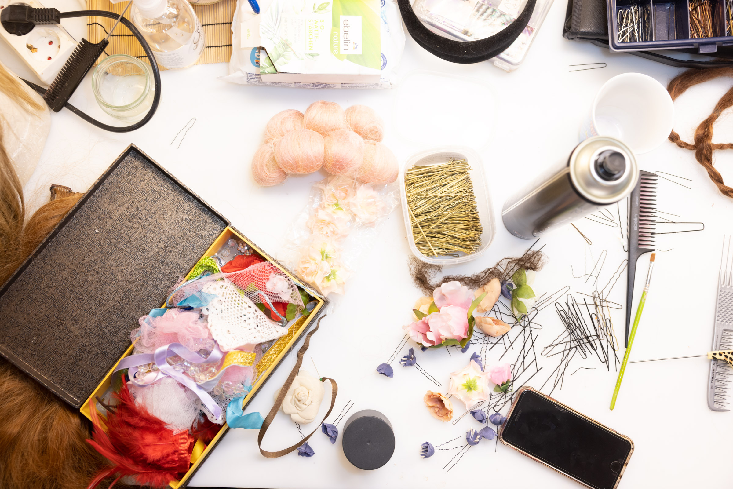 Arbeitsmaterial Perücken