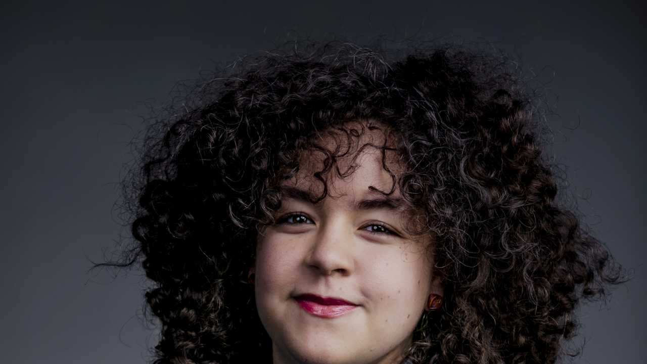 Porträtfoto Laura Mahaniah